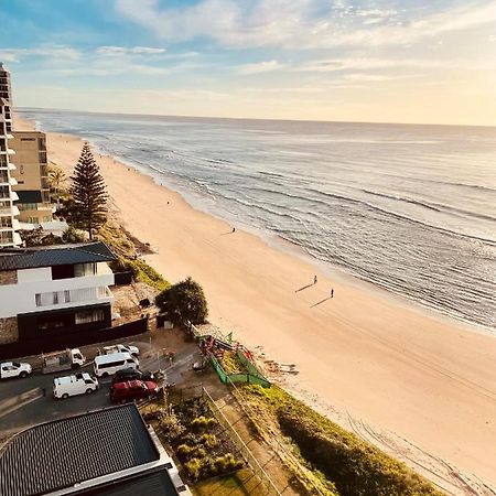 Absolutely Stunning! On The Beach !!! Gold Coast Kültér fotó
