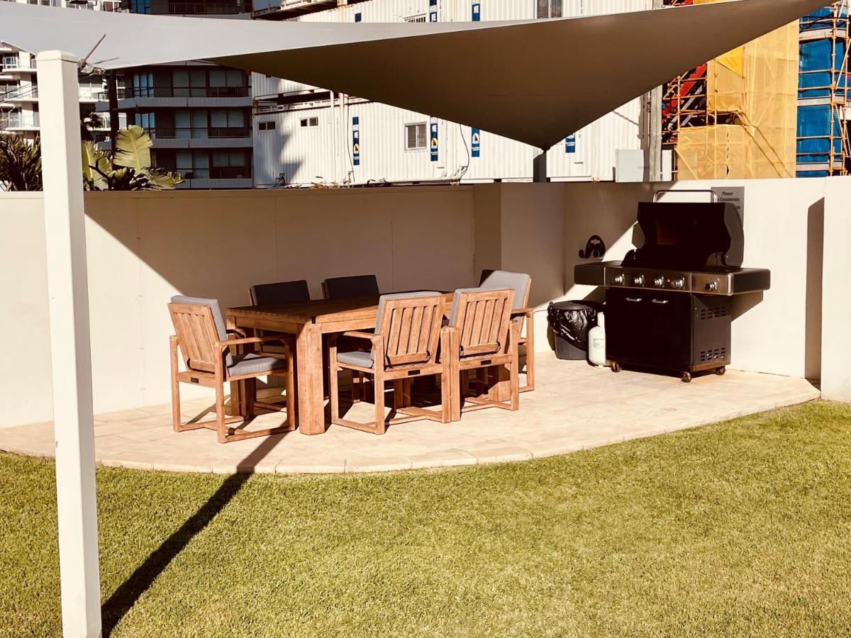 Absolutely Stunning! On The Beach !!! Gold Coast Kültér fotó