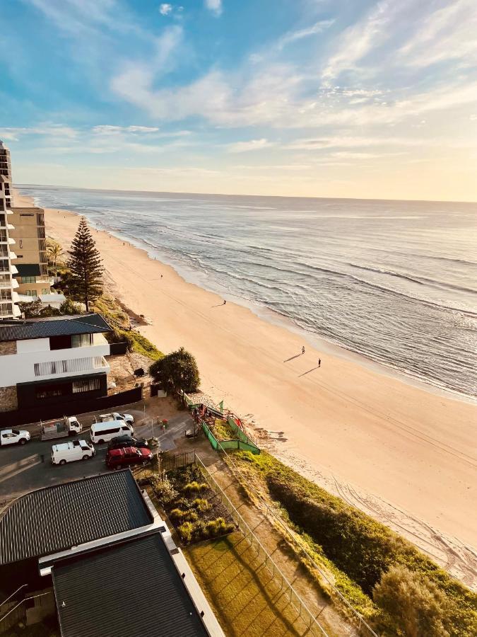 Absolutely Stunning! On The Beach !!! Gold Coast Kültér fotó