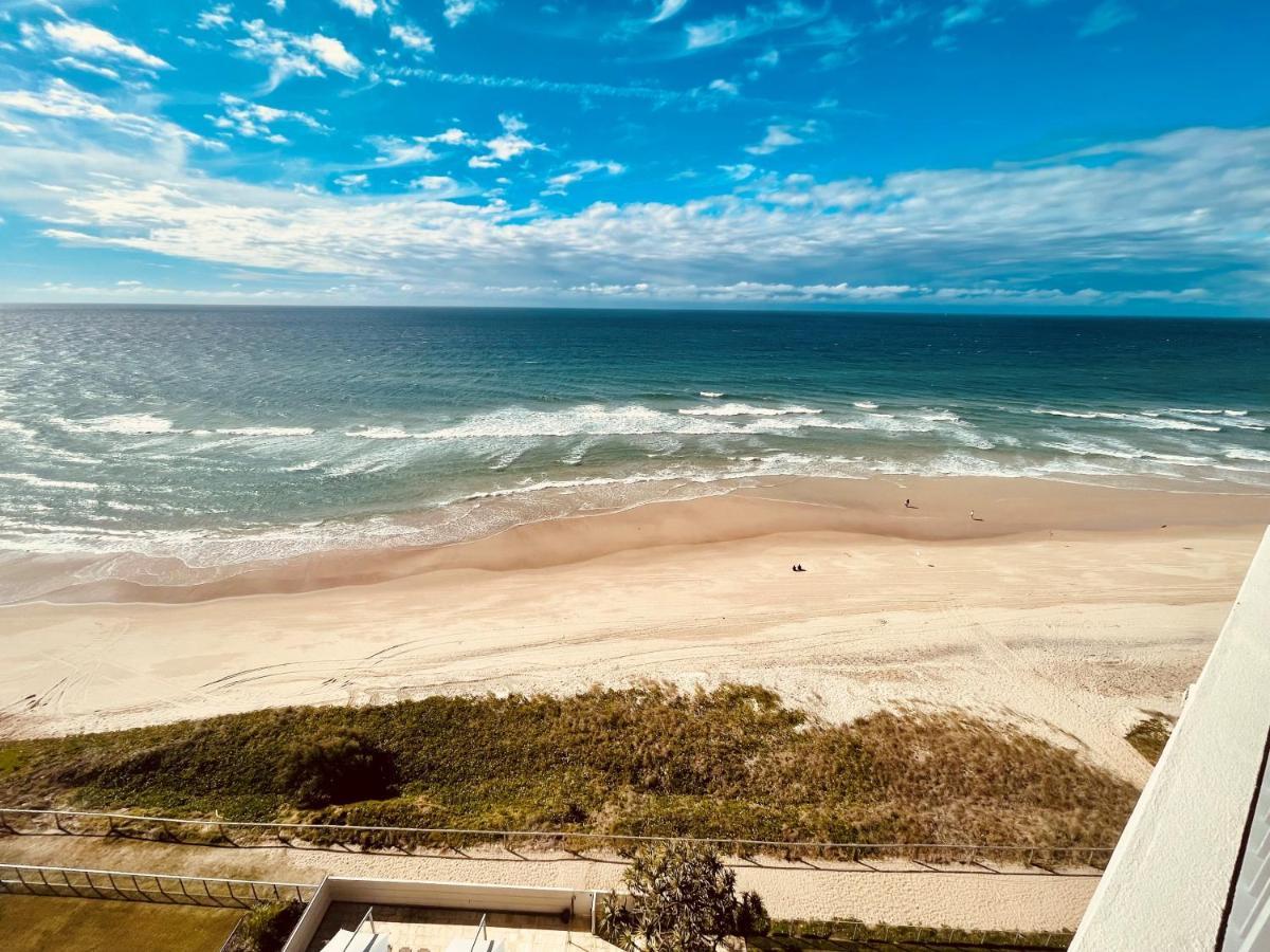 Absolutely Stunning! On The Beach !!! Gold Coast Kültér fotó