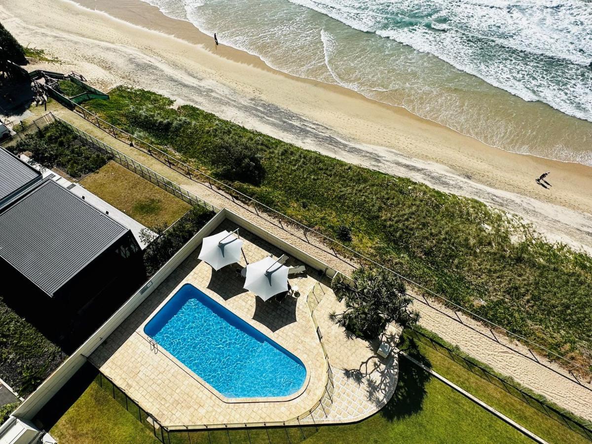 Absolutely Stunning! On The Beach !!! Gold Coast Kültér fotó
